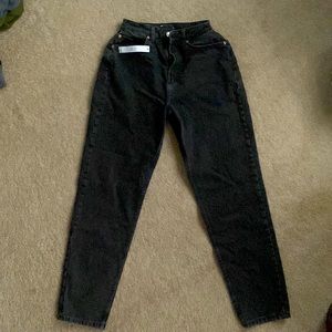 Super cute jeans!